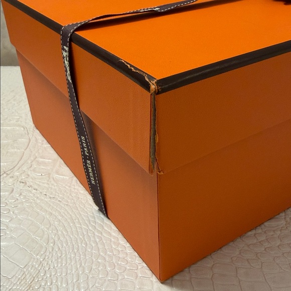 Hermes large storage sneakers, Chypre sandals , shoes and storage box. - Picture 3 of 13